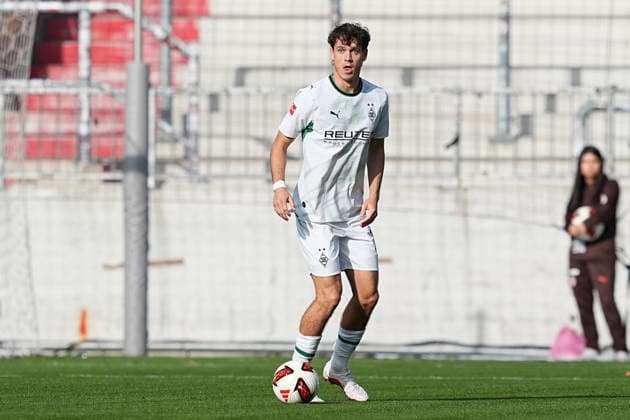 October 3, 2026, xydrx, Men s, Soccer, Friendly Match, FC St. Pauli vs. Borussia Mönchengladbach, 2026–2027 Season, Millerntor Stadium, Philipp Sander, Borussia Mönchengladbach, 16. DFB regulations prohibit any use of photographs as image sequences and or quasi-video Copyright: HMBxMedia YannisxDreimann