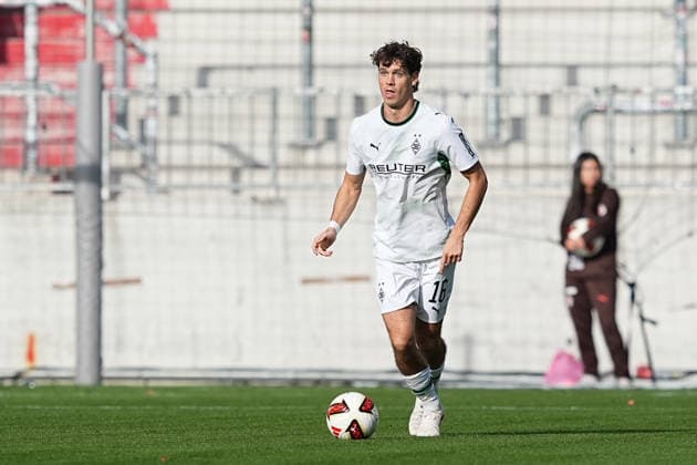 October 3, 2026, xydrx, Men s, Soccer, Friendly Match, FC St. Pauli vs. Borussia Mönchengladbach, 2026–2027 Season, Millerntor Stadium, Philipp Sander, Borussia Mönchengladbach, 16. DFB regulations prohibit any use of photographs as image sequences and or quasi-video Copyright: HMBxMedia YannisxDreimann