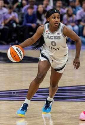 OCT 04 2026 San Francisco, CA U.S.A. Las Vegas Aces guard Jackie Young (0)goes to the basket during the WNBA, Basketball Damen, USA semifinals playoff game 1 western conference between the Las Vegas Aces and the Golden State Valkyries at the Chase Centers. CSM San Francisco USA - ZUMAc04_ 20261004_zma_c04_353 Copyright: xThurmanxJamesx
