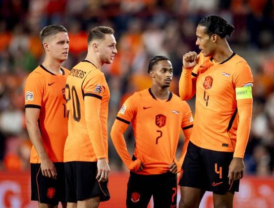 EINDHOVEN - (lr) Joey Veerman of the Netherlands, Teun Koopmeiners of the Netherlands, Crysencio Summerville of the Netherlands and Virgil van Dijk of the Netherlands during the UEFA Nations League match between the Netherlands and Serbia at the Philips Stadium on October 4, 2026 in Eindhoven, the Netherlands. KOEN VAN WEEL ANP xVIxANPxSportx xxANPxIVx 571574496 originalFilename: 571574496