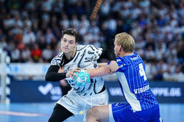 Domen Makuc, THW Kiel, 35; Ellidi Snaer Vidarsson, VfL Gummersbach, 04 GER; THW Kiel vs. VfL Gummersbach, Handball, 1st Bundesliga, Matchday 7, 2026–2027 Season, October 3, 2026 GER, THW Kiel vs. VfL Gummersbach, Handball, 1st Bundesliga, Matchday 7, 2026–2027 season, October 3, 2026 Kiel Copyright: xEibner-Pressefoto MarcelxvonxFehrnx EP_MFN