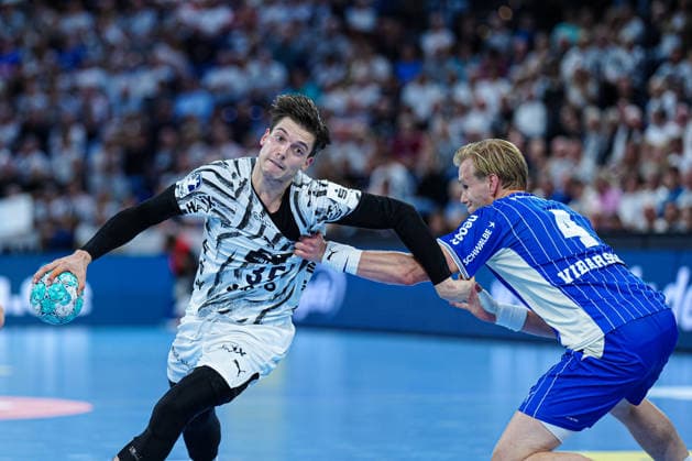 Domen Makuc, THW Kiel, 35; Ellidi Snaer Vidarsson, VfL Gummersbach, 04 GER; THW Kiel vs. VfL Gummersbach, Handball, 1st Bundesliga, Matchday 7, 2026–2027 Season, October 3, 2026 GER, THW Kiel vs. VfL Gummersbach, Handball, 1st Bundesliga, Matchday 7, 2026–2027 Season, October 3, 2026 Kiel Copyright: xEibner-Pressefoto MarcelxvonxFehrnx EP_MFN