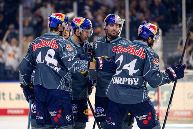 Hockey, DEL, 20261004, EHC Red Bull Munich vs. Augsburg Panthers. Pictured: Goal 1-0, goal celebration at SAP Garden in Munich, Bavaria, Germany Copyright: Passion2Press MarkusxFischerx