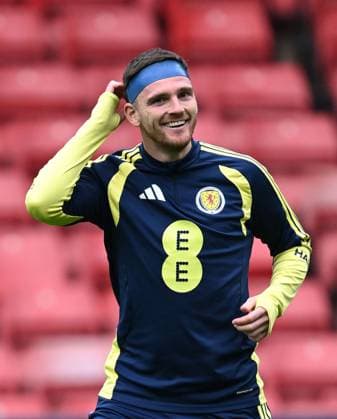 Andy Robertson of Scotland training at Hampden Park ahead of the game tomorrow night. Scotland Team Training, International Football, Barclays Hampden, Glasgow, Scotland, UK - 05 Oct 2026Glasgow Lesser Hampden Scotland United Kingdom  Copyright: xMarkxRunnacles Shutterstockx 17186657aq