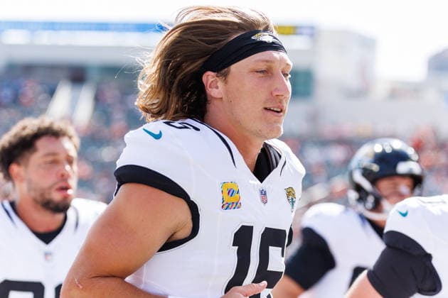 Oct 4, 2026; Cincinnati, OH, USA; Jacksonville Jaguars quarterback Trevor Lawrence (16) during pregame of NFL, American Football Herren, USA game action against the Cincinnati Bengals at Paycor Stadium. Mandatory Credit: -Cal Media NFL 2026: Jaguars Vs Bengals OCT 04  - ZUMAc04_ 20261004_zma_c04_475 Copyright: xJohnxMersitsx