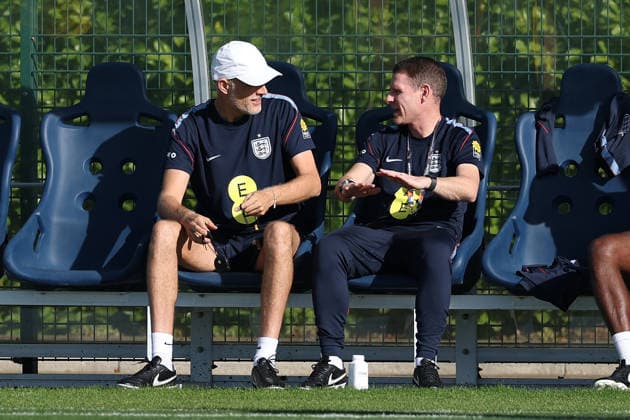 England MD-1 Training, Nations League Thomas Tuchel, Head Coach of England, and Anthony Barry, Assistant Head Coach of England, talk during the England MD-1 training session ahead of the 2026 27 UEFA Nations League Group A3 match vs Czech Republic, Tottenham Hotspur Training Ground, Enfield, England on 5 October 2026 Credit: Tiego Grenho Every Second Media Editorial use only. All images are copyright Every Second Media Limited. No images may be reproduced without prior permission. Copyright: xIMAGO EveryxSecondxMediax ESM-2200-0022 TiegoxGrenhox xEveryxSecondxMediax