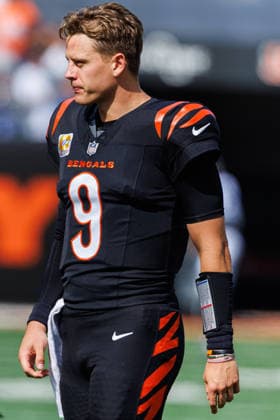 Oct 4, 2026; Cincinnati, OH, USA; Cincinnati Bengals quarterback Joe Burrow (9) during pregame of NFL, American Football Herren, USA game action against the Jacksonville Jaguars at Paycor Stadium. Mandatory Credit: -Cal Media - ZUMAc04_ 20261004_zma_c04_504 Copyright: xJohnxMersitsx