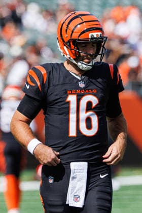 Oct 4, 2026; Cincinnati, OH, USA; Cincinnati Bengals quarterback Joe Flacco (16) during pregame of NFL, American Football Herren, USA game action against the Jacksonville Jaguars at Paycor Stadium. Mandatory Credit: -Cal Media - ZUMAc04_ 20261004_zma_c04_515 Copyright: xJohnxMersitsx