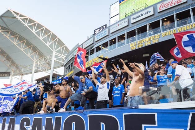 Los Angeles Galaxy v Cruz Azul Frindly Match Fans of Cruz Azul support their team during the friendly football match between Los Angeles Galaxy and Cruz Azul at Dignity Health Park. on October 4, 2026 in Carson, California. (Photo by Arturo Cordero Eyepix Group) Copyright: xArturoxCordero xEyepixxGroupx AC_04102026_198255