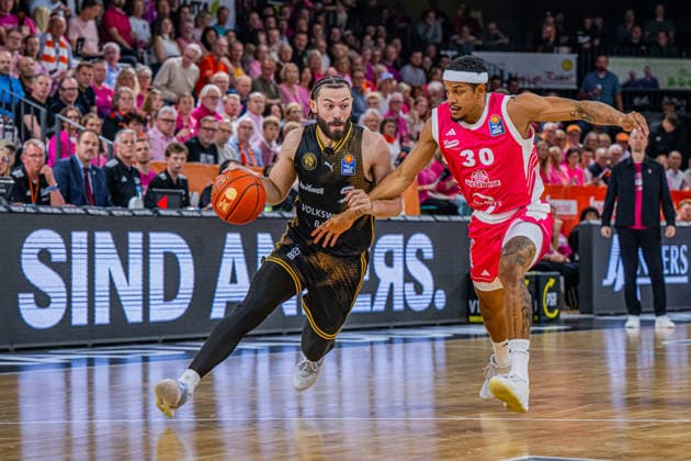 1 Basketball Bundesliga, easyCredit BBL, 2026–2027 Season, Men s Division, Regular Season, Matchday 4, October 5, 2026, RASTA Vechta vs. Basketball Löwen Braunschweig, Devin Askew 5, Basketball Löwen Braunschweig in action, Vechta, RASTA Dome, Lower Saxony, Germany