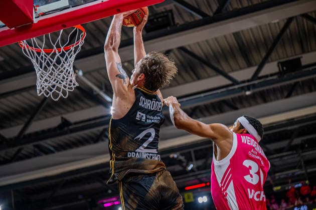 1 Basketball Bundesliga, easyCredit BBL, 2026–2027 Season, Men s Division, Regular Season, Matchday 4, October 5, 2026, RASTA Vechta vs. Basketball Löwen Braunschweig, Benjamin Schröder 2, Basketball Löwen Braunschweig dunking at the RASTA Dome in Vechta, Lower Saxony, Germany