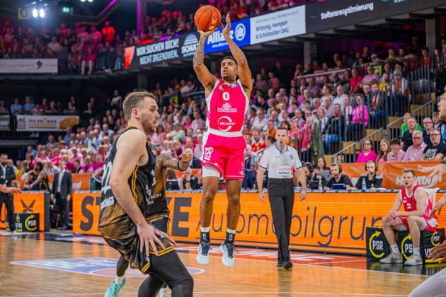 1 Basketball Bundesliga, easyCredit BBL, 2026–2027 Season, Men s Division, Regular Season, Matchday 4, October 5, 2026, RASTA Vechta vs. Basketball Löwen Braunschweig D Mitrik Trice 0 RASTA Vechta taking a jump shot at the Vechta RASTA Dome, Lower Saxony, Germany