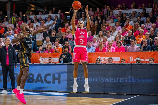 1st Basketball Bundesliga, easyCredit BBL, 2026–2027 Season, Men s Division, Regular Season, Matchday 4, October 5, 2026, RASTA Vechta vs. Basketball Löwen Braunschweig, Nelson Weidemann 30, RASTA Vechta taking a jump shot, Vechta RASTA Dome, Lower Saxony, Germany