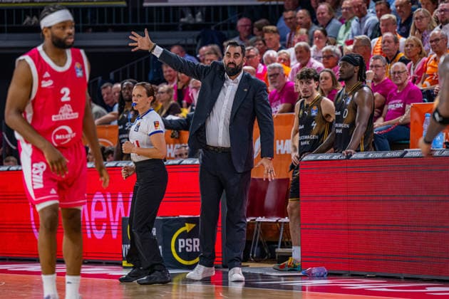 1st Basketball Bundesliga, easyCredit BBL, 2026–2027 Season, Men s Division, Regular Season, Matchday 4, October 5, 2026, RASTA Vechta vs. Basketball Löwen Braunschweig; Ramon Diaz Sanchez, Head Coach of Basketball Löwen Braunschweig, in action at the RASTA Dome in Vechta, Lower Saxony, Germany