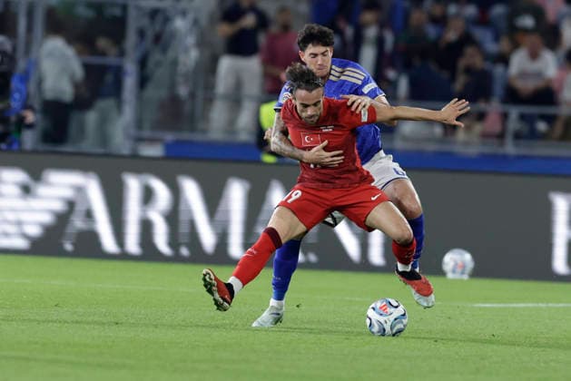 UEFA Nations League football match Italy vs Turkey Alessandro Bastoni of Italy challenges for the ball with Yunus Akgun of Turkiye mDuring UEFA Nations League football match (League A, Group A1) between Italy vs Turkey at the Renato Dall Ara stadium in Bologna on October 05, 2026. _BPH1848 Copyright: xAntonioxBalascox