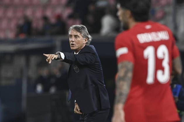 Italy v Turkiye - UEFA Nations League ?????? BOLOGNA, ITALY, OCTOBER 05: Roberto Mancini, head coach of Italy, gives instructions to his players during the UEFA Nations League Group A1 League phase football match between Italy and Turkiye at the Renato Dall’Ara stadium in Bologna, Italy, on October 05, 2026. Isabella Bonotto Anadolu Bologna Italy. Editorial use only. Please get in touch for any other usage.  Copyright: x2026xAnadoluxIsabellaxBonottox