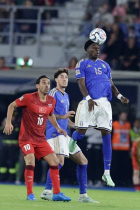 UEFA Nations League football match Italy vs Turkey Issa Doumbia of Italy challenges for the ball with Irfan Can Kahveci of Turkiye during UEFA Nations League football match (League A, Group A1) between Italy vs Turkey at the Renato Dall Ara stadium in Bologna on October 05, 2026. _BPH3577 Copyright: xAntonioxBalascox