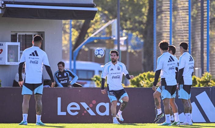 BUENOS AIRES, ARGENTINA - OCTOBER 5: Lionel Messi of Argentina national team, Nationalteam during a training session at the Training Camp on October 5, 2026 in Buenos Aires, Argentina. Argentina will face Benin tomorrow in an International Friendly, Länderspiel, Nationalmannschaft match at the Estadio Monumental, marking Messi s final farewell appearance for the national team. Photo by SFSI Lionel Messi last training for Argentina national team Copyright: xx