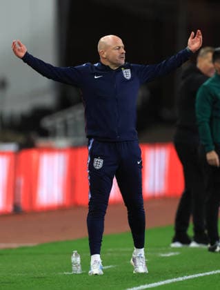 England v Slovakia - UEFA U21, U 21 EURO 2027 Qualifier Lee Carsley, Head coach of England U21 on the side line during the UEFA U21 EURO 2027 Qualifier between England and Slovakia at Bet365 Stadium on October 2, 2026 in Stoke on Trent, England. Stoke on Trent Bet365 Stadium England United Kingdom Copyright: xAllstarxPicturexLibraryxLtdx