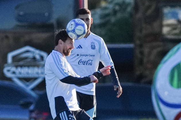 Lionel Messi completes final training session with Argentina national team, Nationalteam EZEIZA, ARGENTINA - OCTOBER 5: The forward and captain of the Argentine national football team, Lionel Messi, attends the final training session of his career with the national squad at the AFA Lionel Andres Messi Training Complex, in Ezeiza, Argentina on October 5, 2026. Luciano Gonzalez Anadolu Ezeiza Argentina. Editorial use only. Please get in touch for any other usage.  Copyright: x2026xAnadoluxLucianoxGonzalezx