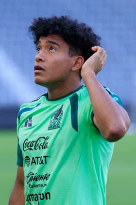 October 5, 2026, Los Angeles, California, USA: Isaias Violante 26 of Mexico during practice on Monday, October 5, 2026 at BMO Stadium in Los Angeles, California in preparation for an International Friendly, Länderspiel, Nationalmannschaft match against Chile on Tuesday October 6, 2026 at the Los Angeles Memorial Coliseum. ARIANA RUIZ PI Mexico press conference, PK, Pressekonferenz  - ZUMAp124 20261005_zaa_p124_032 Copyright: xArianaxRuizx