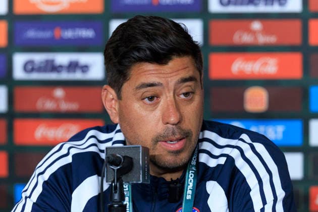 October 5, 2026, Los Angeles, California, USA: Head coach, Nicolas Cordova of Chile during an interview on Monday, October 5, 2026 at BMO Stadium in Los Angeles, California in preparation for an International Friendly, Länderspiel, Nationalmannschaft match against Mexico on Tuesday October 6, 2026 at the Los Angeles Memorial Coliseum. ARIANA RUIZ PI Los Angeles USA - ZUMAp124 20261005_zaa_p124_025 Copyright: xArianaxRuizx