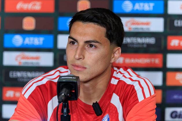 October 5, 2026, Los Angeles, California, USA: Jonathan Villagra 27 of Chile during an interview on Monday, October 5, 2026 at BMO Stadium in Los Angeles, California in preparation for an International Friendly, Länderspiel, Nationalmannschaft match against Mexico on Tuesday October 6, 2026 at the Los Angeles Memorial Coliseum. ARIANA RUIZ PI Los Angeles USA - ZUMAp124 20261005_zaa_p124_027 Copyright: xArianaxRuizx