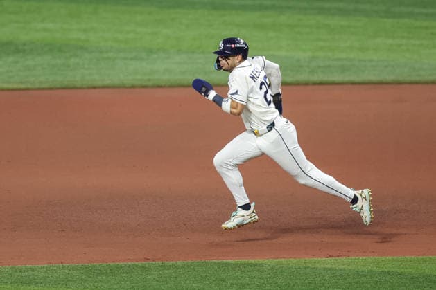 October 5, 2026, St. Petersburg, Florida, USA: Tampa Bay Rays right fielder VICTOR MESA JR. (25) attempts to steal second base in game 2 of the American League Division Series against the New York Yankees. The Tampa Bay Rays hosted the New York Yankees the at Tropicana Field in St. Petersburg, FL. St. Petersburg USA - ZUMAm299 20261005_znp_m299_023 Copyright: xTaylorxMcFeex