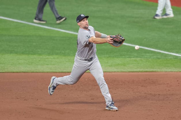October 5, 2026, St. Petersburg, Florida, USA: New York Yankees first baseman PAUL GOLDSCHMIDT (48) throws the ball after fielding at ball from the infield during game 2 of the American League Division Series against the Tampa Bay Rays. The Tampa Bay Rays hosted the New York Yankees the at Tropicana Field in St. Petersburg, FL. St. Petersburg USA - ZUMAm299 20261005_znp_m299_026 Copyright: xTaylorxMcFeex