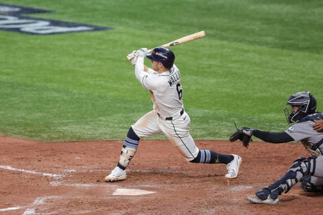 October 5, 2026, St. Petersburg, Florida, USA: Tampa Bay Rays shortstop TAYLOR WALLS (6) hits during in game 2 of the American League Division Series against the New York Yankees. The Tampa Bay Rays hosted the New York Yankees the at Tropicana Field in St. Petersburg, FL. MLB, Baseball Herren, USA 2026: Tampa Bay Rays 5:2 New York Yankees  - ZUMAm299 20261005_znp_m299_033 Copyright: xTaylorxMcFeex