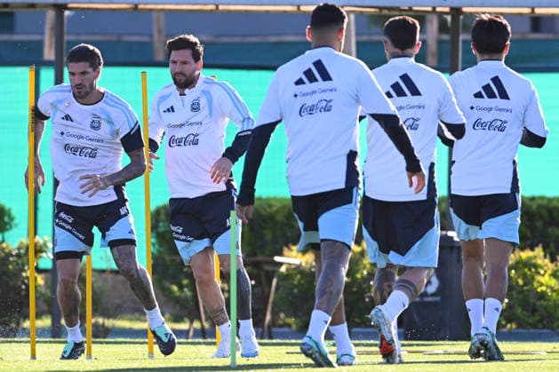 BUENOS AIRES, ARGENTINA - OCTOBER 5: Lionel Messi and Rodrigo De Paul of Argentina at the Lionel Andres Messi Training Camp on October 5, 2026 in Buenos Aires, Argentina. Argentina will face Benin tomorrow in an International Friendly, Länderspiel, Nationalmannschaft match at the Estadio Monumental, marking Messi s final farewell appearance for the national team, Nationalteam Photo by SFSI Lionel Messi of Argentina national team last training Copyright: xx
