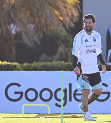 BUENOS AIRES, ARGENTINA - OCTOBER 5: Lionel Messi of Argentina national team, Nationalteam smile at Training Camp on October 5, 2026 in Buenos Aires, Argentina. Argentina will face Benin tomorrow in an International Friendly, Länderspiel, Nationalmannschaft match at the Estadio Monumental, marking Messi s final farewell appearance for the national team. Photo by SFSI Lionel Messi of Argentina national team last training Copyright: xx