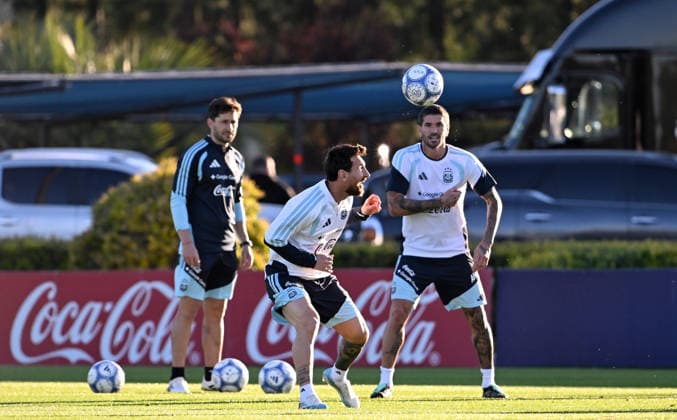 BUENOS AIRES, ARGENTINA - OCTOBER 5: Lionel Messi of Argentina controls the ball during a training session at the Lionel Andres Messi Training Camp on October 5, 2026 in Buenos Aires, Argentina. Argentina will face Benin tomorrow in an International Friendly, Länderspiel, Nationalmannschaft match at the Estadio Monumental, marking Messi s final farewell appearance for the national team, Nationalteam Photo by SFSI Lionel Messi last training for Argentina national team Copyright: xx