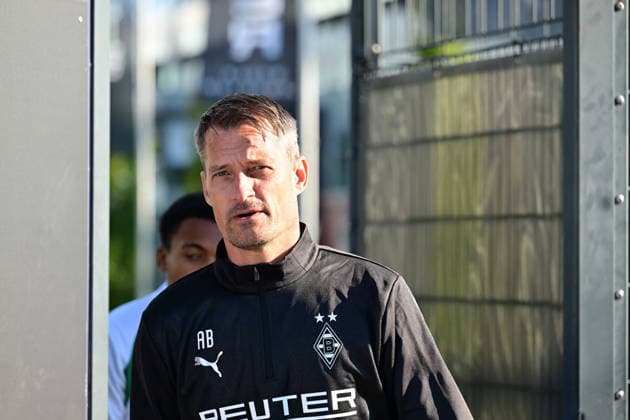 October 6, 2026, Mönchengladbach, Soccer, Men s, 2026–2027 Season, Borussia Mönchengladbach Training, Alexander Blessin, Gladbach Coach. DFL regulations prohibit any use of photographs as image sequences and or quasi-video footage at Borussia Park, North Rhine-Westphalia, Germany