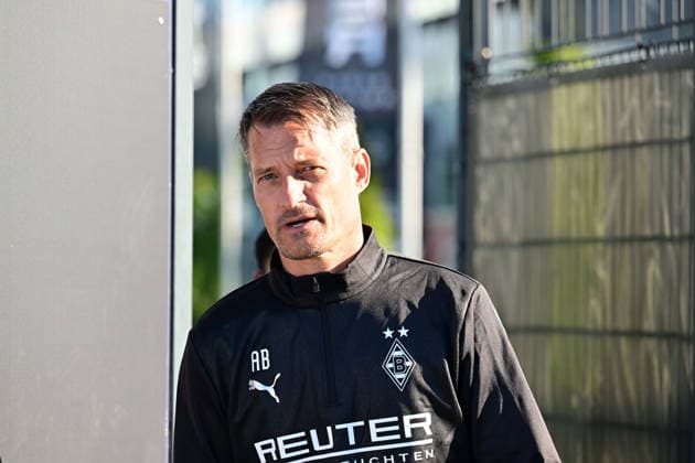 October 6, 2026, Mönchengladbach, Soccer, Men s, 2026–2027 Season, Borussia Mönchengladbach Training, Alexander Blessin, Gladbach Coach. DFL regulations prohibit any use of photographs as image sequences and or quasi-video footage at Borussia Park, North Rhine-Westphalia, Germany