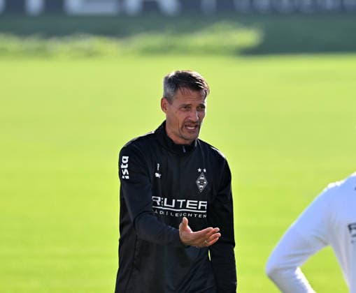 October 6, 2026, Mönchengladbach, Soccer, Men s, 2026–2027 Season, Borussia Mönchengladbach Training: Alexander Blessin, Gladbach Coach, Gives Instructions. DFL regulations prohibit any use of photographs as image sequences and or quasi-video footage at Borussia Park, North Rhine-Westphalia, Germany