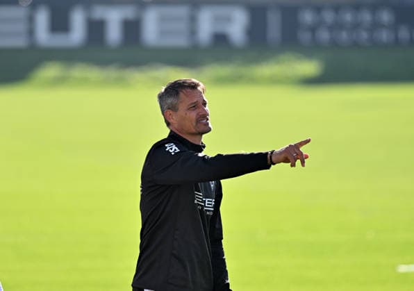 October 6, 2026, Mönchengladbach, Soccer, Men s, 2026–2027 Season, Borussia Mönchengladbach Training: Alexander Blessin, Gladbach Coach, Gives Instructions. DFL regulations prohibit any use of photographs as image sequences and or quasi-video footage at Borussia Park, North Rhine-Westphalia, Germany