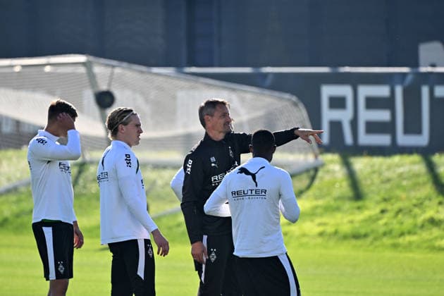 October 6, 2026, Mönchengladbach Soccer, Men s, 2026–2027 season, Borussia Mönchengladbach training: Alexander Blessin, Gladbach coach, in the center at the back giving instructions; on the left, David Herold (Gladbach); on the right in front, Iaia Manco Danfa (Gladbach). DFL regulations prohibit any use of photographs as image sequences and or quasi-video content at Borussia Park, North Rhine-Westphalia, Germany