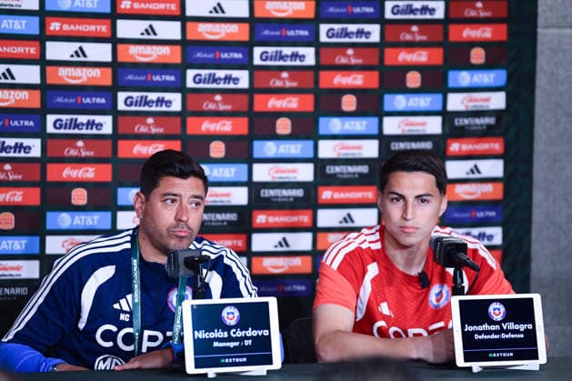 Futbol, entrenamiento de la seleccion chilena. Amistoso 2026. Los jugadores de la seleccion chilena practican en el Los Angeles Memorial Coliseum previo a su partido amistoso frente a Mexico en Los Angeles, Estados Unidos. En la foto el entrenador Nicolas Cordova asiste a la conferencia de prensa. 05 10 2026 Adrian Macias Mexsport Photosport Football, Chilean national team, Nationalteam training session. 2026 friendly match. Chilean national team players practice at the Los Angeles Memorial Coliseum previous to their friendly match against Mexico in Los Angeles, USA. In the picture Chilean National team manager Nicolas Cordova attends to the press conference, PK, Pressekonferenz 05 10 2026 Adrian Macias Mexsport Photosport Entrenamiento de la seleccion chilena en Los Angeles 