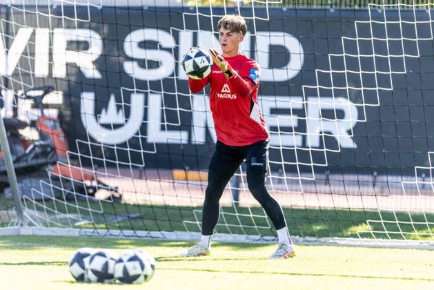 SSV Ulm 1846 Soccer Practice with Alois Schwartz, Soccer, Southwest Regional League, Ulm Training Field, October 6, 2026—U19 player and goalkeeper Nico Pop of SSV Ulm 1846 Soccer during training with the Regional League team; SSV Ulm 1846 Soccer training with Alois Schwartz, Soccer, Southwest Regional League, Ulm Training Field, October 26, 2006; Photo by Lucca Fundel; Ulm Training Field, Baden-Württemberg, Germany