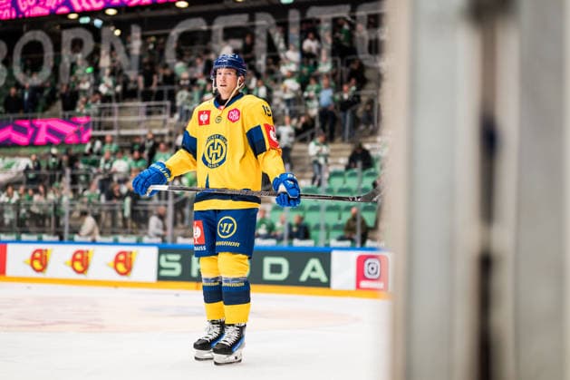 October 6, 2026: Adam Tambellini of Davos ahead of the CHL game between Rögle and Davos on October 6, 2026 in Ängelholm. Photo by Niclas Jönsson, BILDBYRAN COP 273 NO0449. ice hockey, CHL, Champions Hockey League, Rögle, Davos, Rögle BBENG, ice hockey, CHL, Champions Hockey League, Rögle, Davos, Rögle BBENG Copyright: NICLASxJÖNSSON BB261006NO007