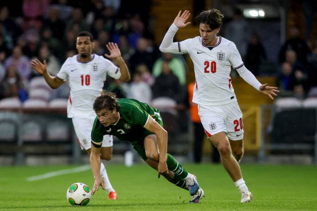 2027 UEFA Under 21 European Qualifier, Munster FA Turner s Cross, Cork 6 10 2026 Republic of Ireland vs England Ireland s Conor McManus in action with England s Tyler Dibling Conor McManus in action with Tyler Dibling 6 10 2026  Copyright: xx AC010389