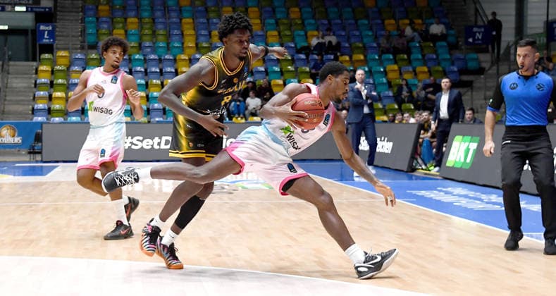 October 6, 2026, xokbx, Basketball BKT Europe Cup, Skyliners Frankfurt vs. Siauliai Basketball, William Christmas (Fraport Skyliners Frankfurt), Kassim Nicholson (Siauliai Basketball), Head-to-Head, Frankfurt Showdown