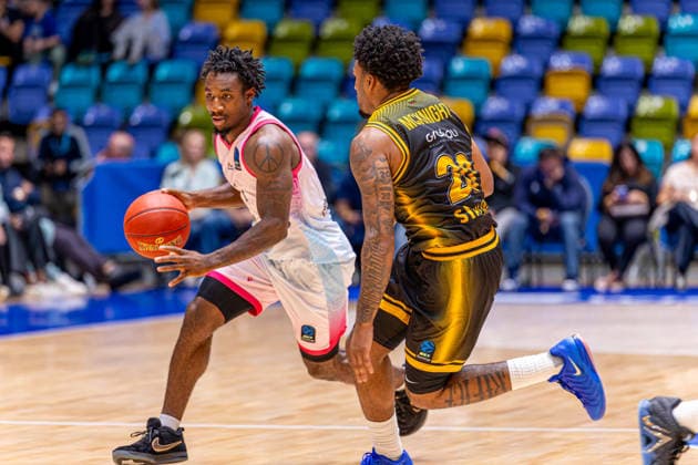 FRANKFURT AM MAIN, GERMANY - OCTOBER 6: Isaiah Swope (Skyliners Frankfurt, 1) with ball against Dayvion McKnight (BC Siauliai, 20) during the BKT EuroCup 2026 27, match between Frankfurt Skyliners vs. BC Siauliai at Suewag Energie Arena on October 6, 2026 in Frankfurt am Main, Germany. Hessen Germany Copyright: xBEAUTIFULxSPORTS Freudensteinx