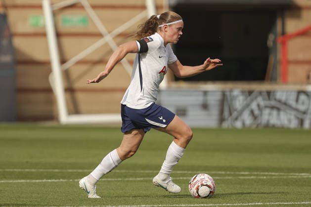 LEYTON, ENGLAND - October 04: Signe Gaupset (8) of Tottenham Hotspur dribbles ball during the Women’s Super League match at Brisbane Road Stadium, Leyton, on October 04, 2026 in London, England Copyright: xJodyxDemay-Daviesx xSPPx Sportspressphoto_SPR247147