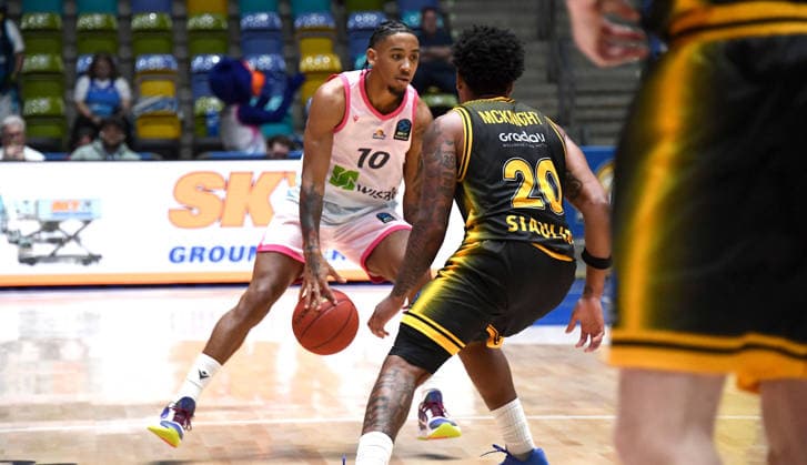 October 6, 2026, xokbx, Basketball BKT Europe Cup, Skyliners Frankfurt vs. Siauliai Basketball, Judah Mintz, Fraport Skyliners Frankfurt, sia10, one-on-one, duel, dribbling, Frankfurt