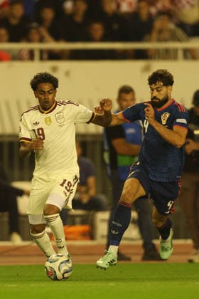 SPLIT, CROATIA - OCTOBER 06: Lamine Yamal of Spain national team, Nationalteam and Josko Gvardiol of Croatia national team battle for the ball during the UEFA Nations League Group A3 match between Croatia and Spain at Stadion Poljud on October 06, 2026 in Split, Croatia. Photo SFSI Croatia national team v Spain National team - UEFA Nations League 2026 27 Copyright: xSFSIx
