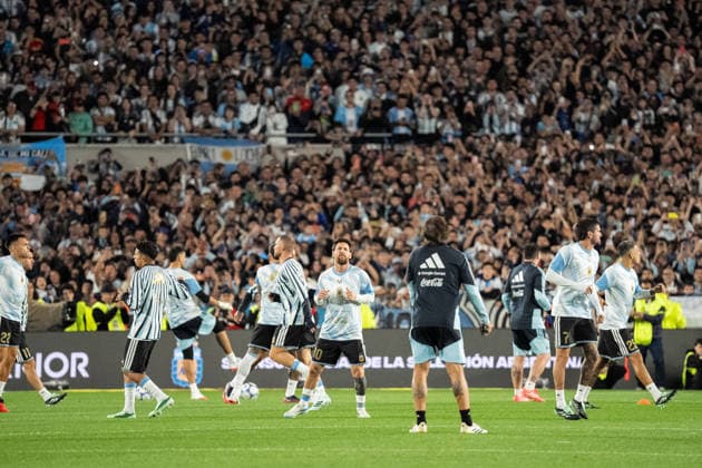 BUENOS AIRES, ARGENTINA - OCTOBER 06: Lionel Messi of Argentina warms up prior the International Friendly, Länderspiel, Nationalmannschaft football match between Argentina and Benin at Estadio Monumental Antonio V. Liberti on October 06, 2026 in Buenos Aires, Argentina. Lionel Messi is making his final appearance for Argentina following his announcement of international retirement. (Photo by Richard Callis Sports Press Photo) Copyright: xRichardxCallis SportsxPressxPhotox Sportspressphoto_SPR247643