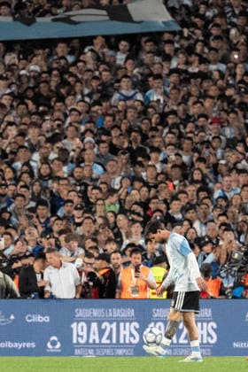 BUENOS AIRES, ARGENTINA - OCTOBER 06: Lionel Messi of Argentina warms up prior the International Friendly, Länderspiel, Nationalmannschaft football match between Argentina and Benin at Estadio Monumental Antonio V. Liberti on October 06, 2026 in Buenos Aires, Argentina. Lionel Messi is making his final appearance for Argentina following his announcement of international retirement. (Photo by Richard Callis Sports Press Photo) Copyright: xRichardxCallis SportsxPressxPhotox Sportspressphoto_SPR247646
