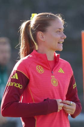 October 7, 2026, xgrfx, DFB Soccer Media Events, German Women s National Team Training, from left: Sjoeke Nüsken, German Women s National Team, Eppelheim